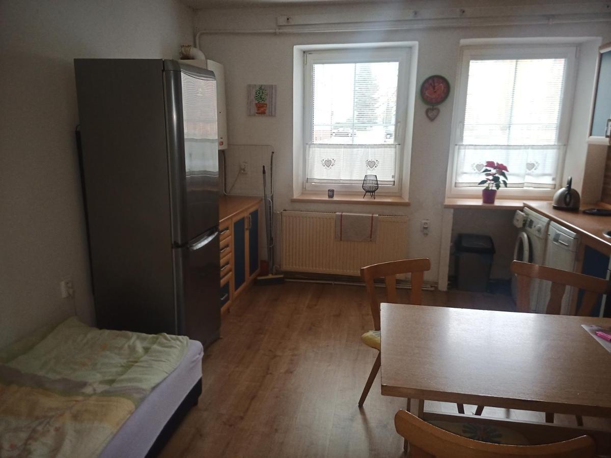 Ferienwohnung Na Cervene Louce Apartman Cheb Exterior foto