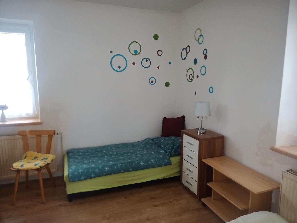 Ferienwohnung Na Cervene Louce Apartman Cheb Exterior foto