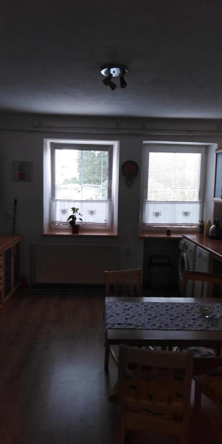 Ferienwohnung Na Cervene Louce Apartman Cheb Exterior foto